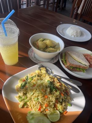 Green curry fried rice, Sandwich, yellow curry  at Lucky in Koh Samui