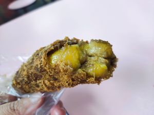 Fried banana at Kee's Crispy Goreng Pisang in Central Singapore