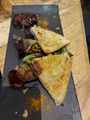 Faux gras samosa&pickles (delicious) at L'Embargo in Toulouse