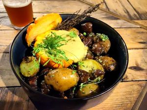 Fondue with potatoes and chesnut at L'Embargo in Toulouse