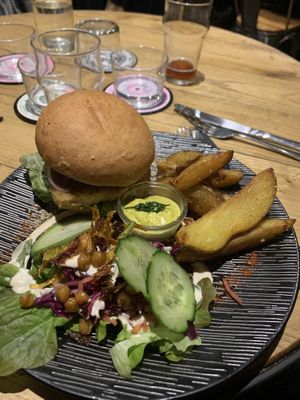   at L'Embargo in Toulouse