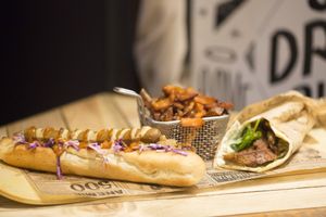 Hot-dog & kebab at L'Embargo in Toulouse