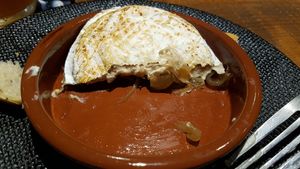 Camembert roti at L'Embargo in Toulouse