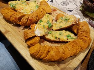 Chorizo with pan con tomate at L'Embargo in Toulouse