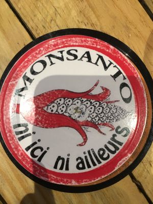 A decorative cup coaster at L'Embargo in Toulouse