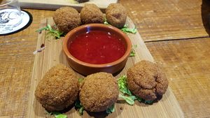 Arancini with 'mozarella' at L'Embargo in Toulouse