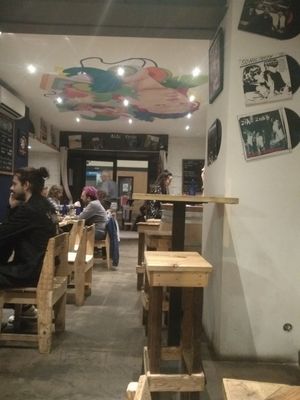 The inside at L'Embargo in Toulouse