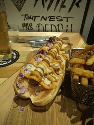 Vegan hotdog 9,5euros at L'Embargo in Toulouse
