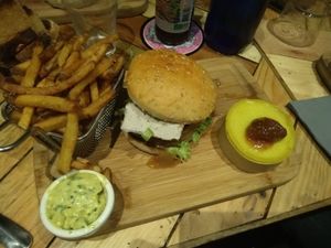 Auvergnat burger 11,50euros + Faux-gras 7,50euros + Fries 4,50eur at L'Embargo in Toulouse