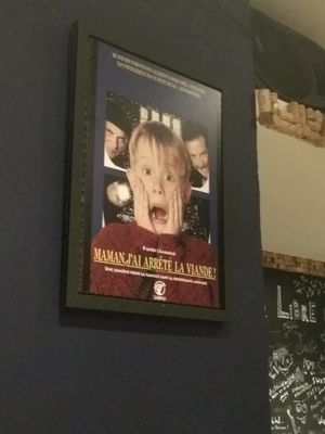 Inside at L'Embargo in Toulouse