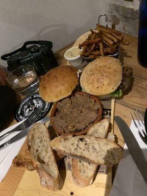 Burgers, fries, and foie gras at L'Embargo in Toulouse