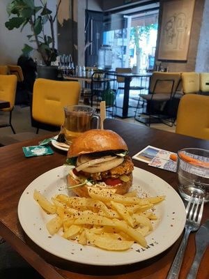 Veggie 🍔 at Santa & Co in Santander