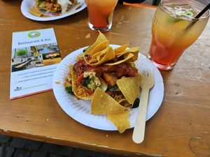 Vegane Canastita mit Reis und Gemüse und Maracuja-Erdbeer-Limonade at Jalapeño Mexican Food in Bielefeld