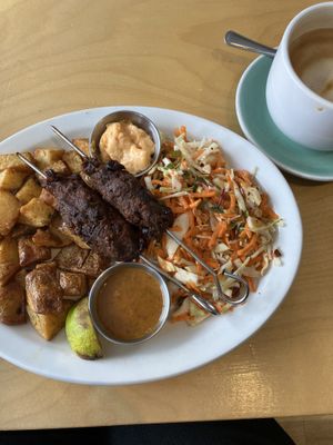Assiette brochettees  at Cafe Jardin in Verdun