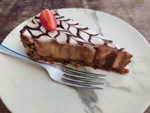 Banoffee cake at Mazā Terapija in Riga