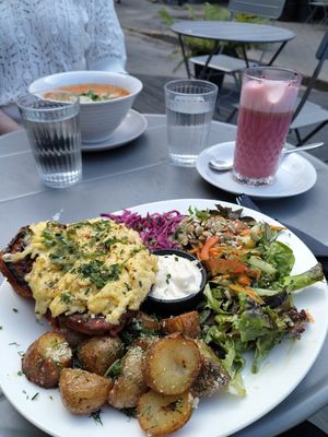Soy schnitzel, soup and raspberry chai latte at Mazā Terapija in Riga