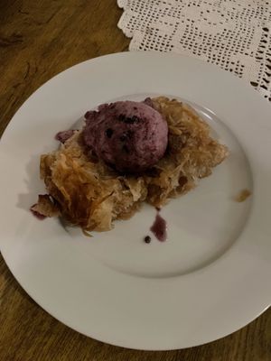 Apple crumble and sorbet   at The Singing Nettle - Žara iz duvara in Sarajevo
