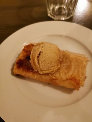 Desert apple pie at The Singing Nettle - Žara iz duvara in Sarajevo