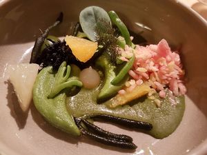 sea vegetables with citrus, grapefruit (frozen with nitrogen) at 't Aards Paradijs in Merendree