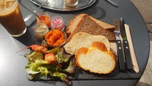 Abrakadabra at Cafe Frühling in Basel