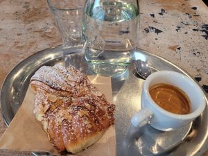 Vegan winter roll at Cafe Frühling in Basel