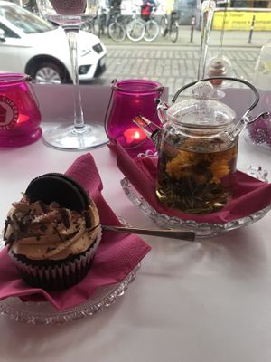 Cupcake and flower tea  at Coockies Cupcakes in Bremen