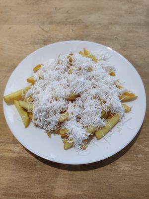 Fries with vegan feta cheese at Vegan 365 Kitchen in Skopje