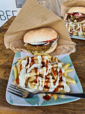 Falafelburger mit Pommes at Vegan 365 Kitchen in Skopje