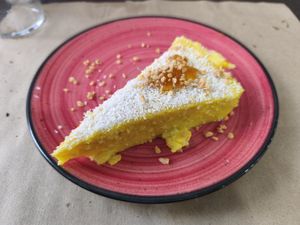 Pastís vegà de taronja i coco at Garibolo in Bilbao