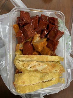 we get to pick 5 stuff but there were only 7 choices.. and mostly its all gluten.. with one tofu skin roll  at Tin Tin Vegetarian 天天素食 - Tin Hau in Hong Kong Island