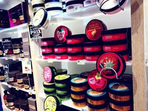100% against animal testing, vegan products for body care at The Body Shop - Rivoli in Paris