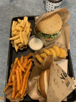 Cheese Burger, Special Laugen Burger & Nuggets   at Swing Kitchen - Währinger Straße in Vienna