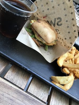 Pink edgy  at Swing Kitchen - Währinger Straße in Vienna