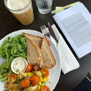Tofu scramble and iced coffee at Jaskolka in Warsaw