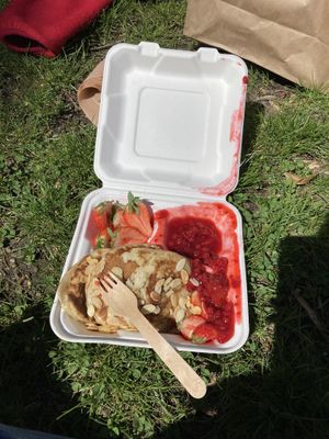 vegan pancakes for breakfast - yum yum at Jaskolka in Warsaw