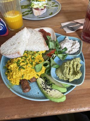 Syte śniadanie   at Jaskolka in Warsaw