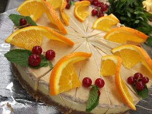 Raw orange vanilla cake.

Photo by: Borbona vegan catering on Facebook at Borbona in Ljubljana