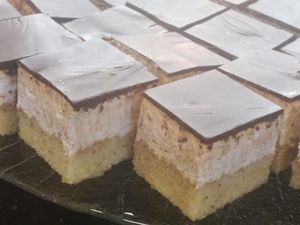 Vegan gluten free banana cubes with cream.

Photo by: Borbona vegan catering on Facebook at Borbona in Ljubljana