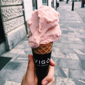 Rosé and white peach ice-cream at Vigo Ice Cream in Ljubljana