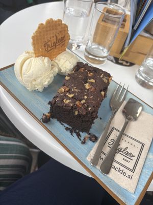 Vegan brownie & ice creamm  at Kavarna Triglav in Koper