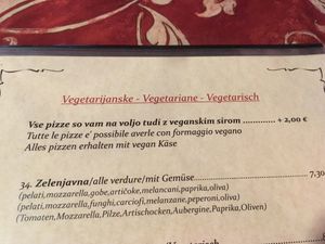 All veggie pizzas are possible with vegan cheese at Pizzeria Santalucia in Portoroz