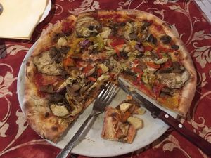 Vegetable pizza (Nr 34) with vegan cheese at Pizzeria Santalucia in Portoroz