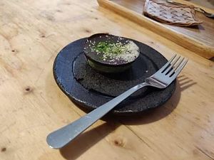 Matcha buttercup (vegan) at Ippuku Tea House in York