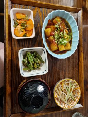 Teriyaki tofu set dish at Ippuku Tea House in York