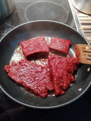 Das sah ganz schön echt aus und hatte auch die "echte" Konsistenz 😳 at Die Vetzgerei in Berlin