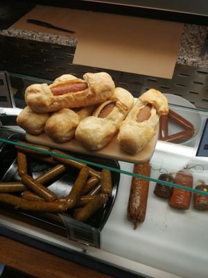 Würstchen 🌭 at Die Vetzgerei in Berlin