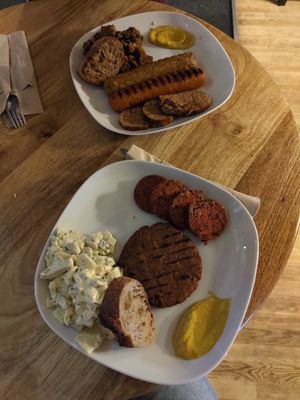 Schalachtplatte #Veganuary at Die Vetzgerei in Berlin