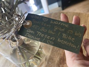 Warm meals until 15:30, after that meals are served cold  at Die Vetzgerei in Berlin