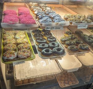  at Donut Palace in Portland