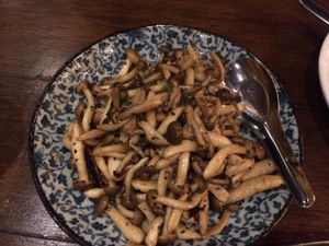 garlic mushroon at Isarn Thai Soul Kitchen in Lynnwood